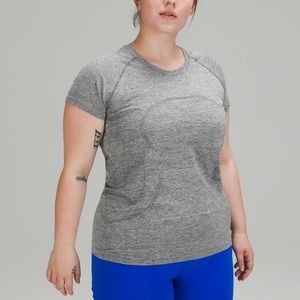 Lululemon Size 4 Swiftly Tech Short Sleeve 2.0 Grey (slate/white)